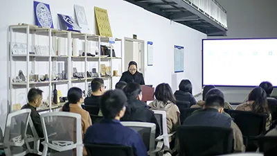 এমআরজে-লেজার জেনারেল ম্যানেজার কর্মীদের জন্য কাজুও ইনামোরি দ্বারা কর্পোরেট পর...