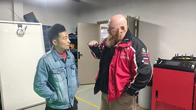 অস্ট্রেলিয়ান গ্রাহকরা লেজার পরিষ্কারের প্রশিক্ষণ শিখতে এমআরজে-লেজারে এসেছিলেন